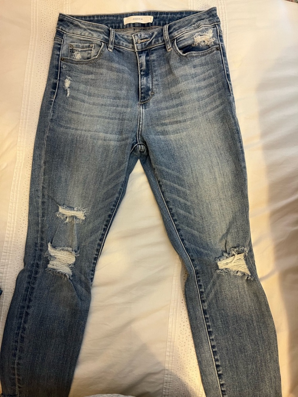 Women’s Hidden brand distressed jeans size 29